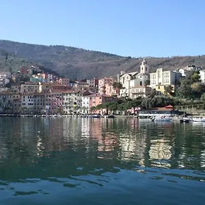 Carugio Del Fezzano (Liguria)